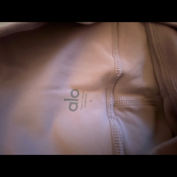 Alo Yoga Lilac Cutout Leggings - Picture 3 of 3